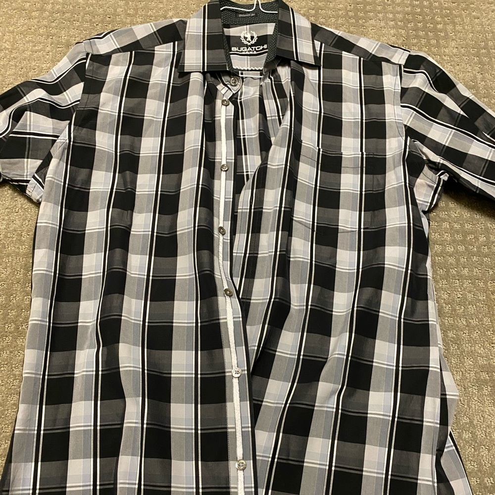 Short sleeve button down